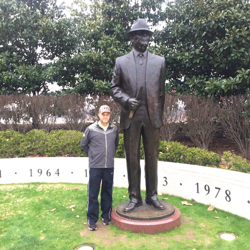 bear Bryant statue