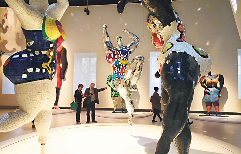 niki-de-saint-phalle-super-nana