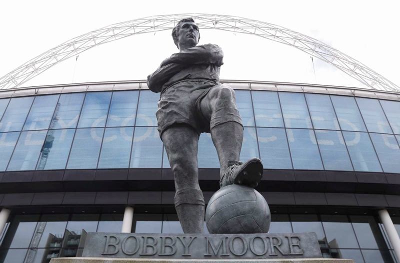 statua Sir Bobby Moore