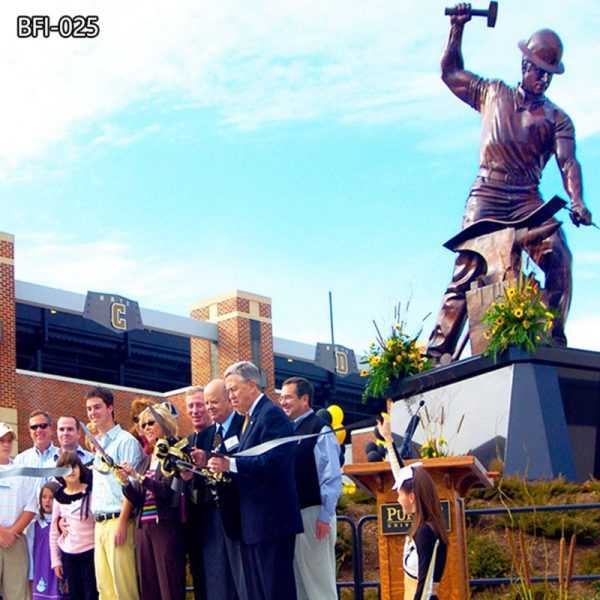 Famous Custom Bronze Boilermaker Statue Purdue Dedicates Art Replica