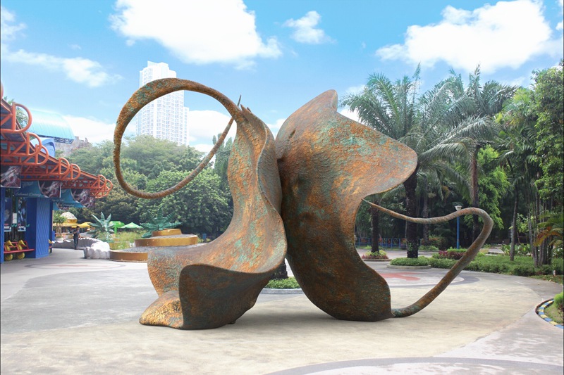 Stingray Statue