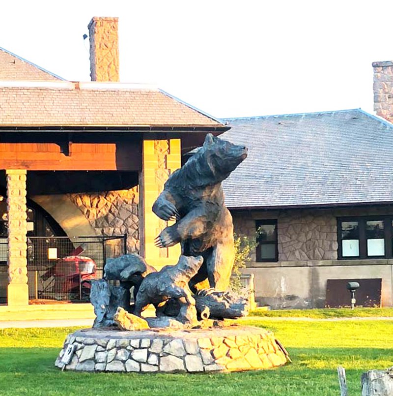 West-Yellowstone Bear Sculptures