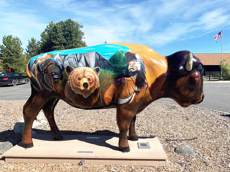 West-Yellowstone-food-tour-buffalo-statues