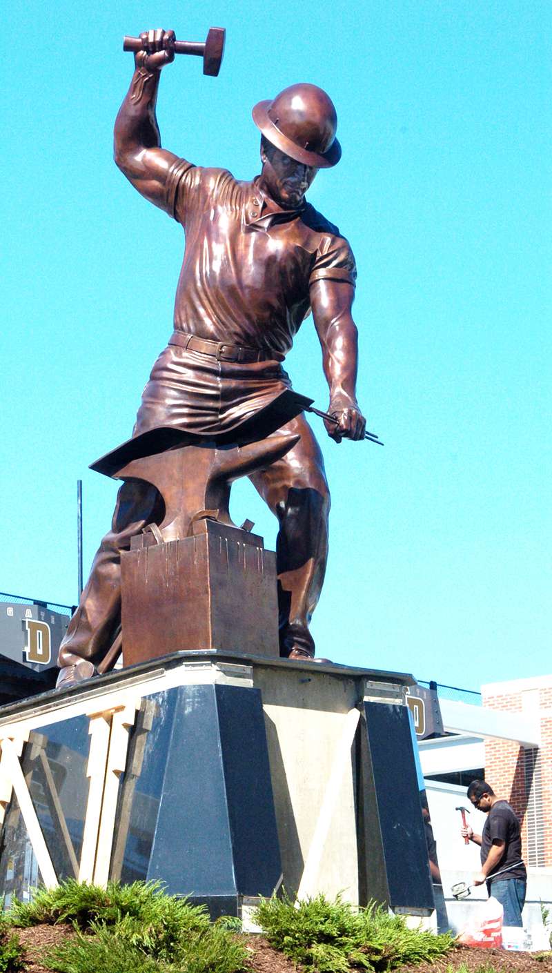 boilerstatue-installed