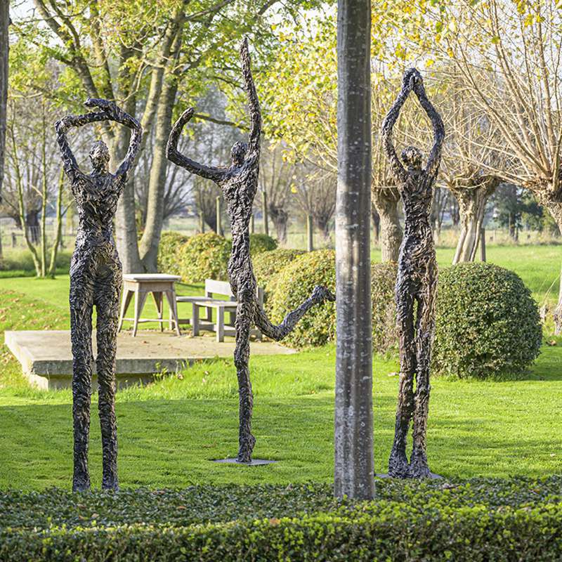 bronze statue Cloud catching – Stars picking – Moon staring