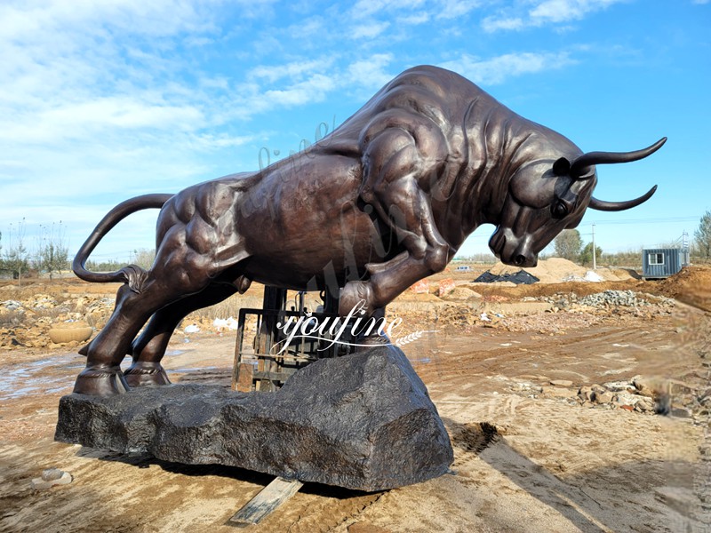 Large Struggling bronze Bull statue