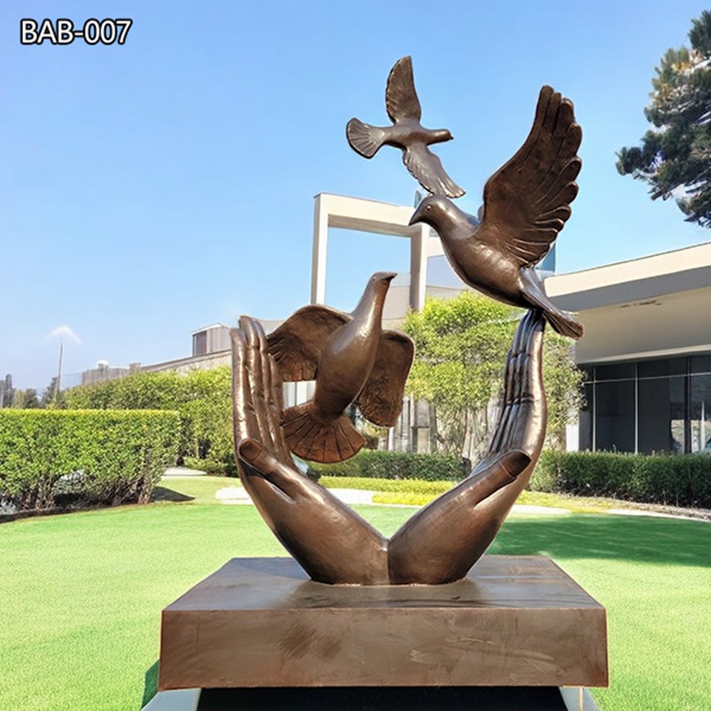 Large Modern Bronze Hand Peace Sculpture Doves Statue Factory Supplier