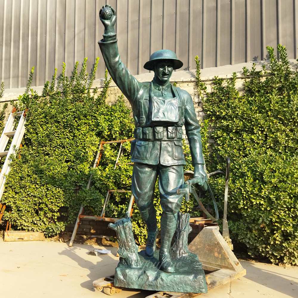 Бронзова статуя на Doughboy