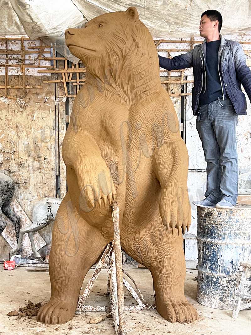 Bronze bear statue art