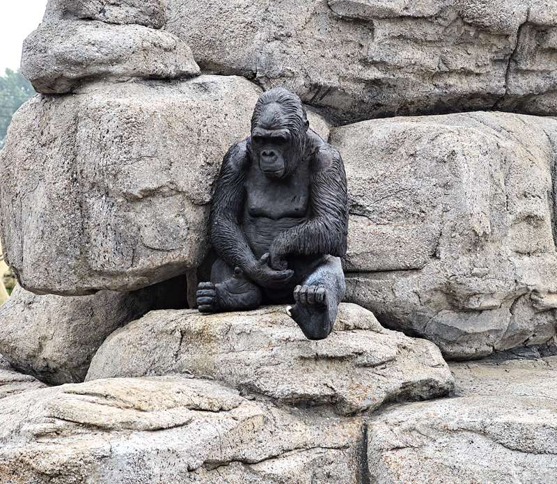 life size gorilla statue