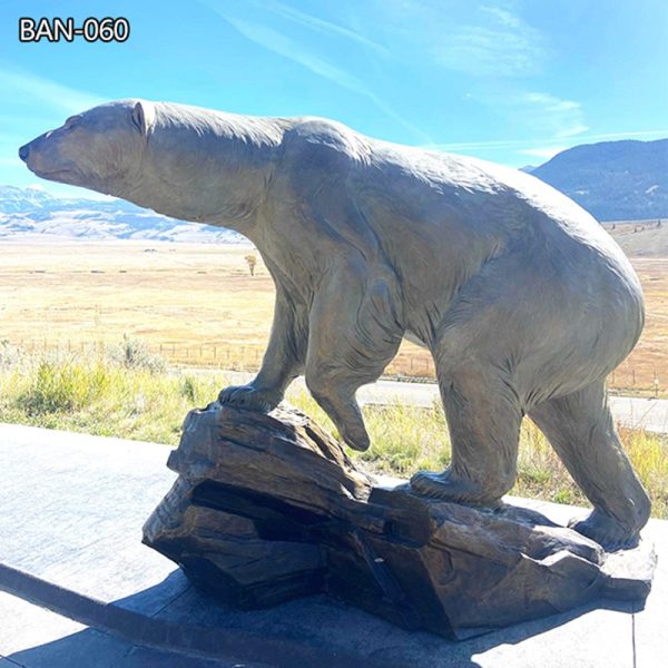 Garden polar bear replica