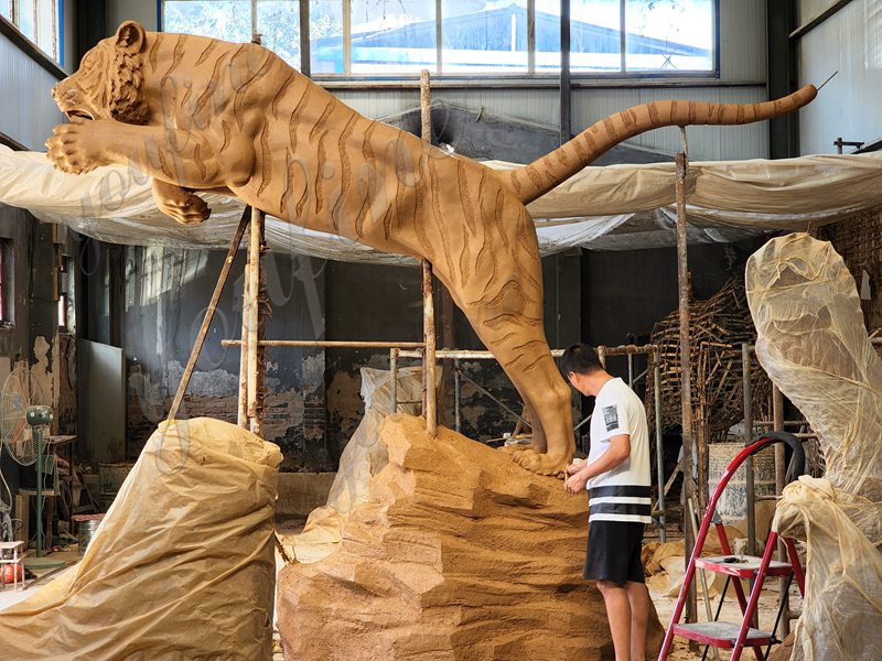 Large outdoor bronze tiger statues clay model