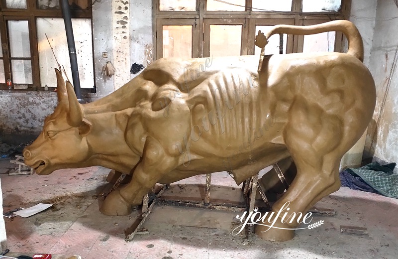chicago bull statue clay model