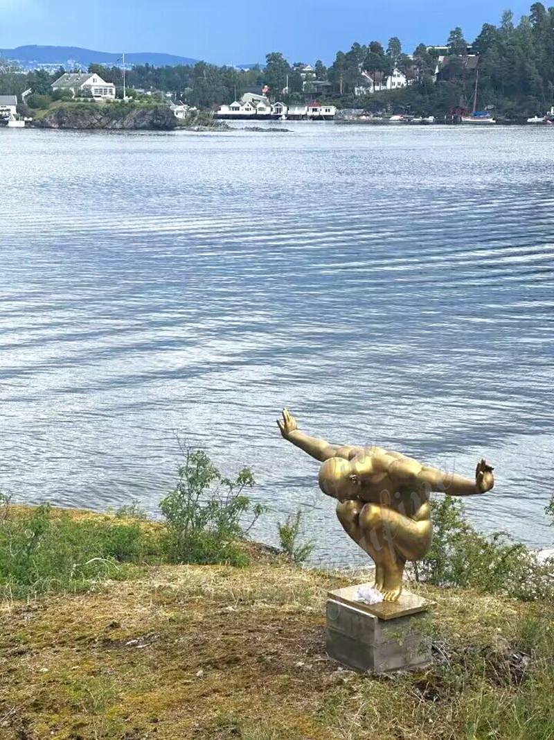 diving man statue