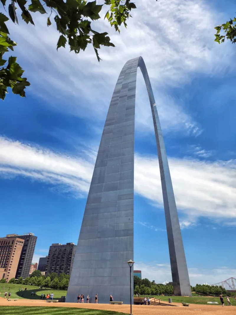 stainless steel Gateway Arch