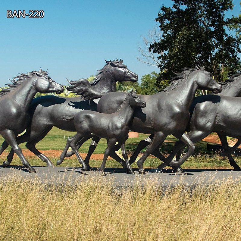 Lifesize wild horses sculpture