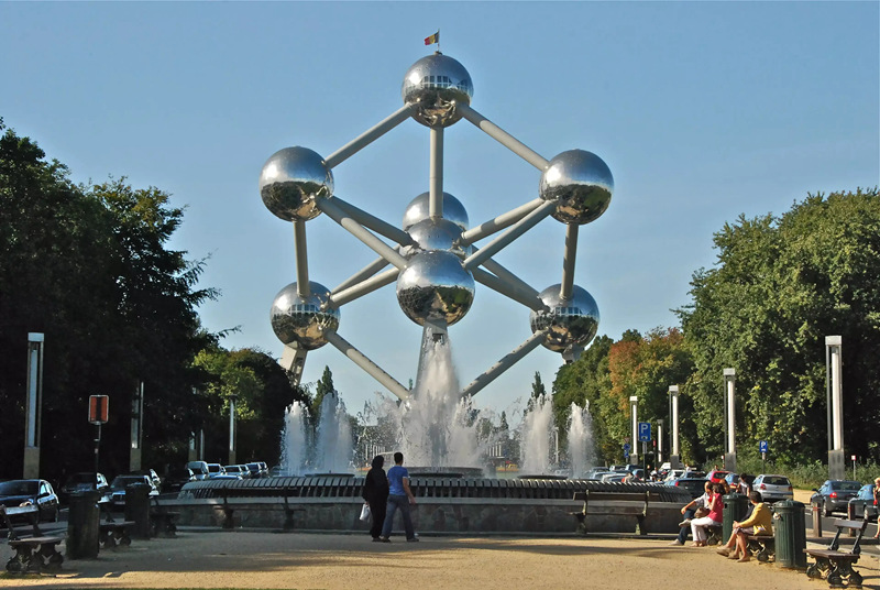 large Atomium sculpture