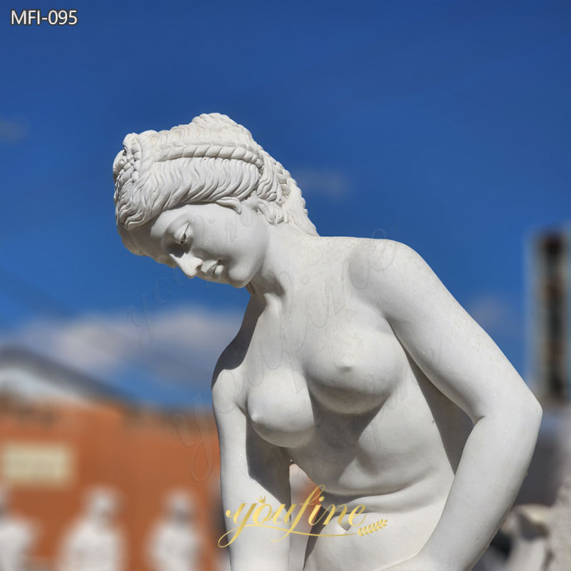Marble Bathing Venus sculpture details