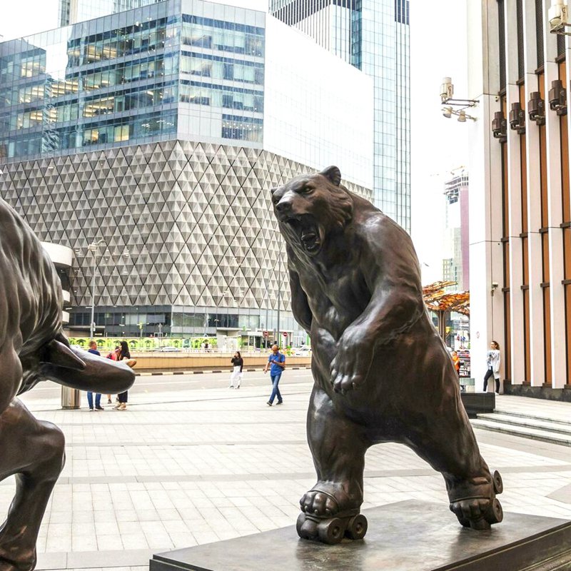 bull bear statue