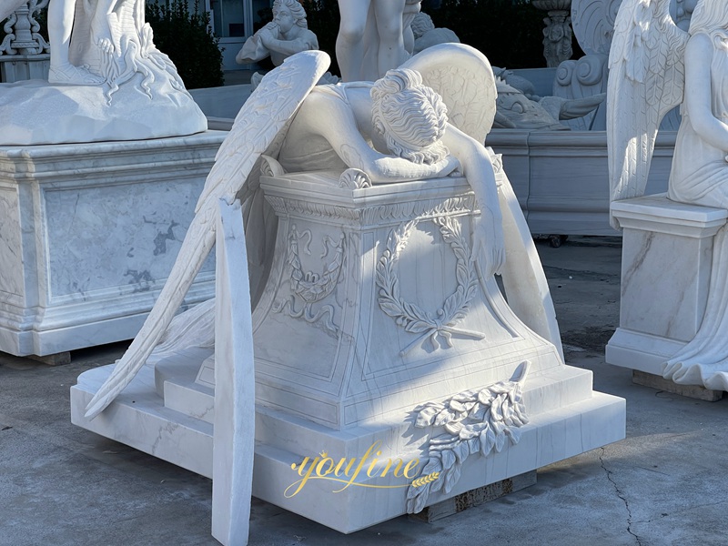 Weeping Angel statue