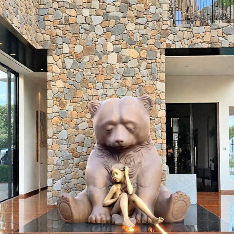 Bronze Bear with Girl Statue factory supplier