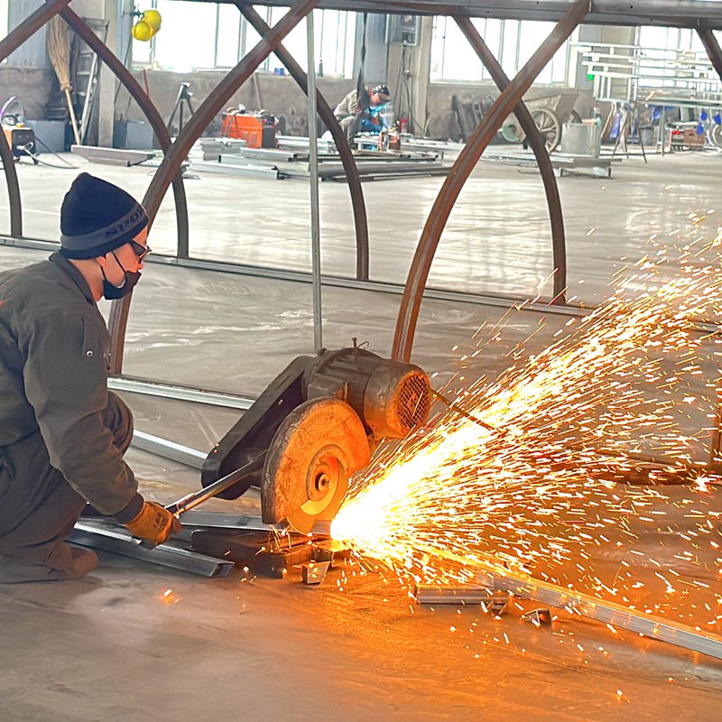 professional cutting of iron pipes for greenhouse frame