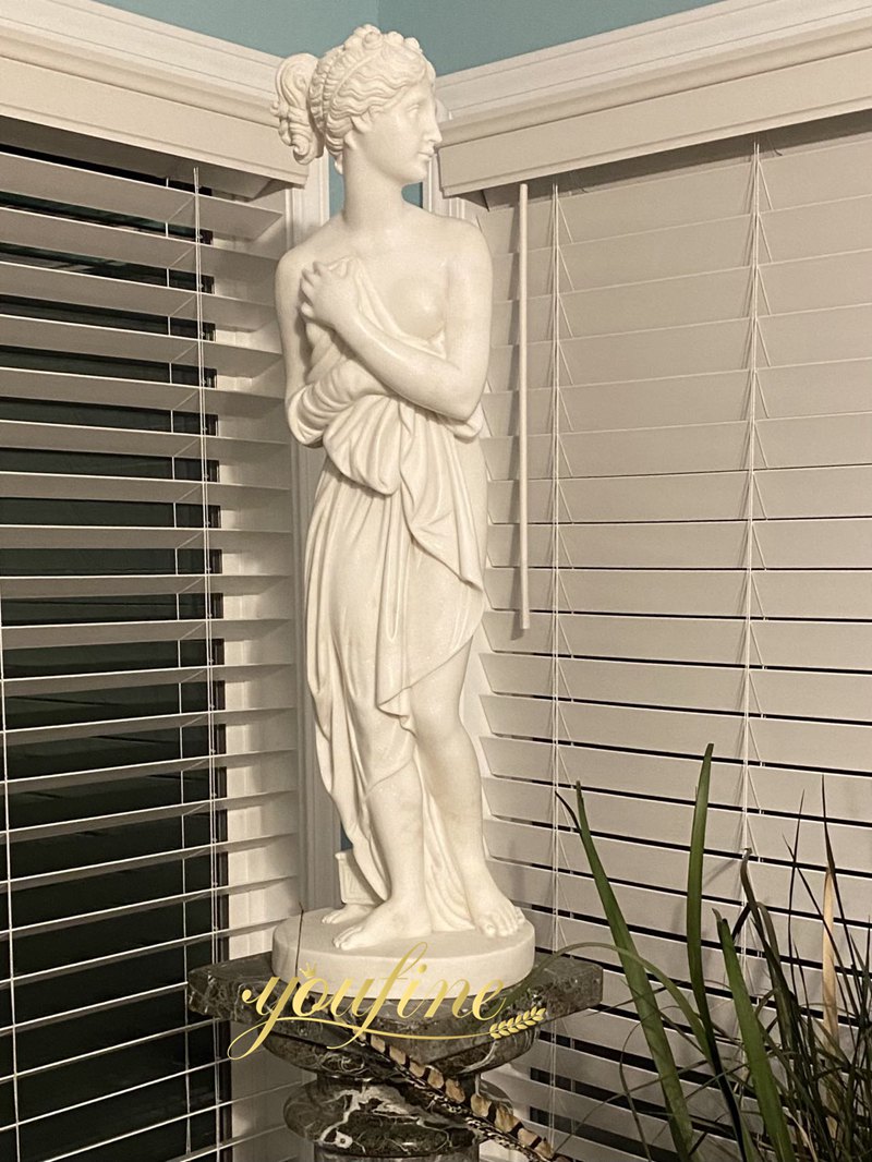 Venus bathing statue