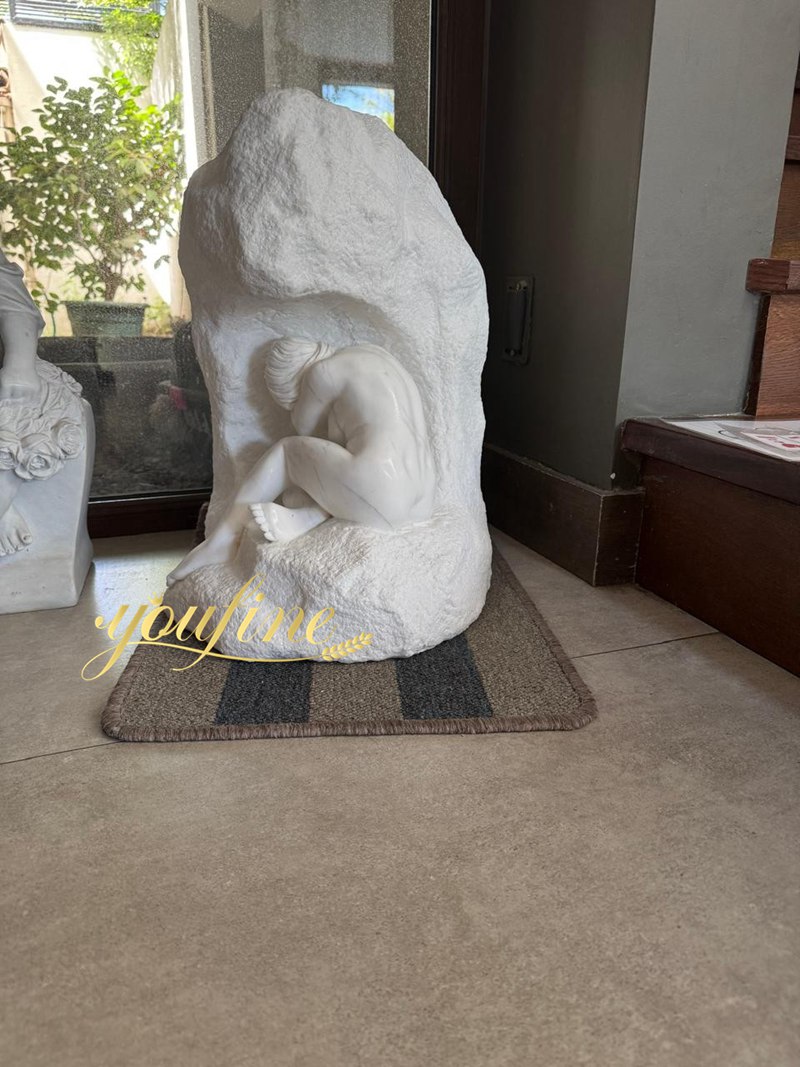 marble nude lady statue