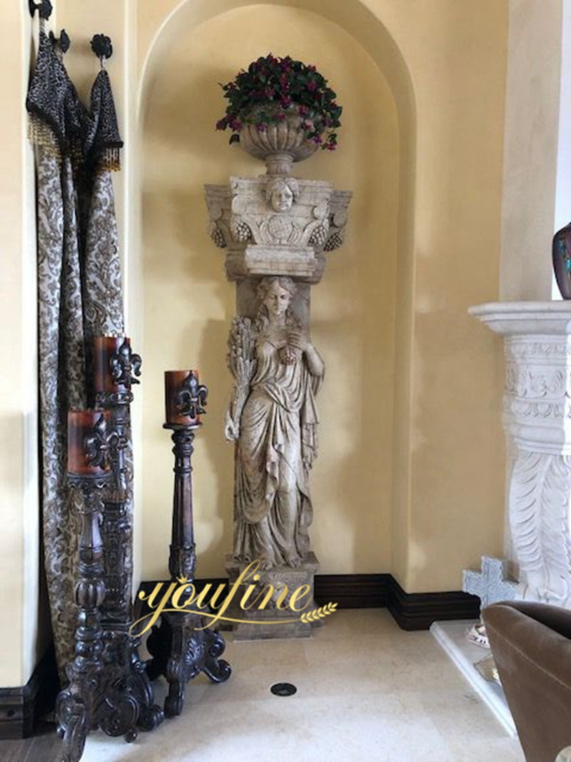 statue column