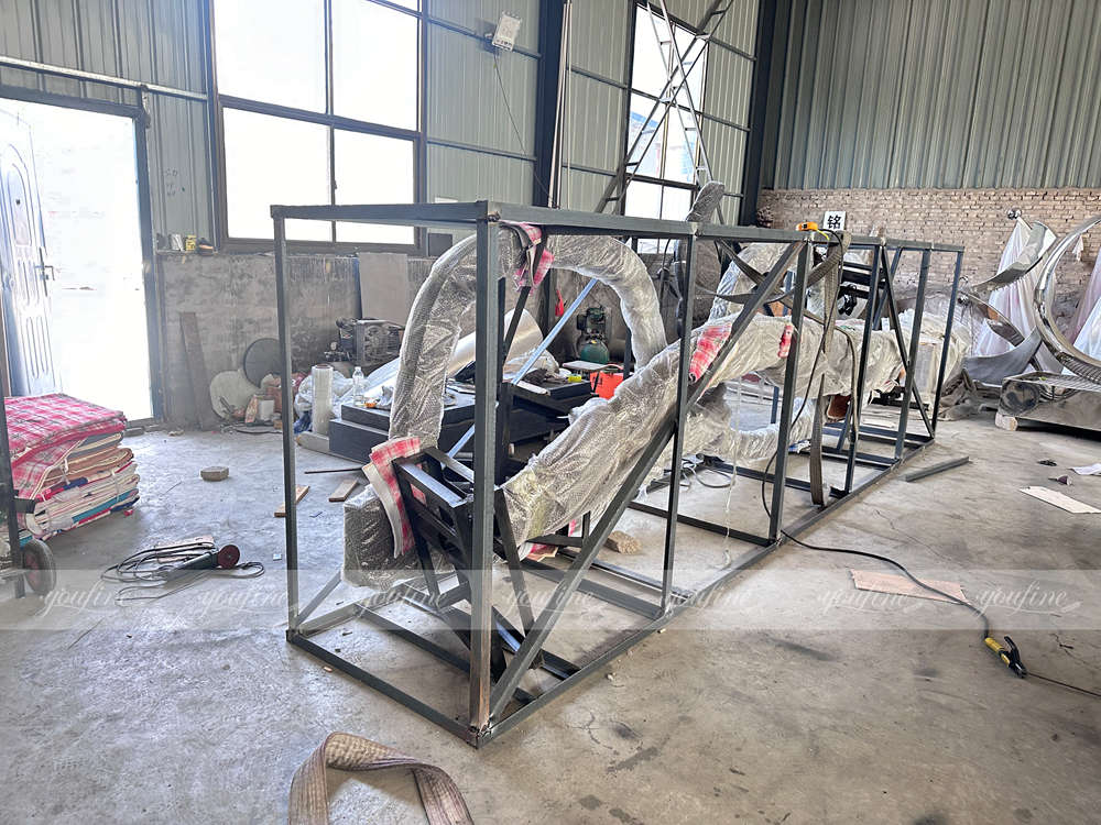 metal glasses sculpture package