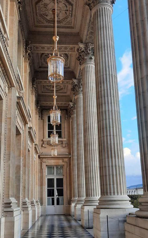 outdoor marble columns