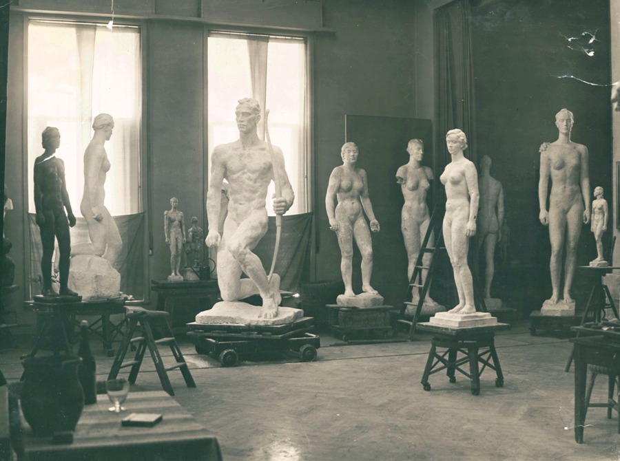 Atelier statue