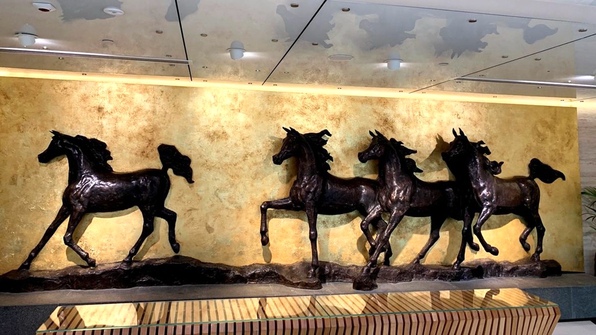 Dubai Frame bronze Horse Sculpture