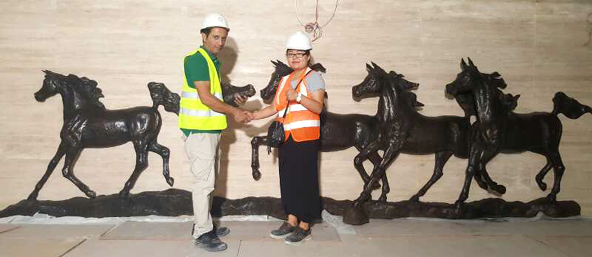 Dubai Frame bronze Horse statue installation