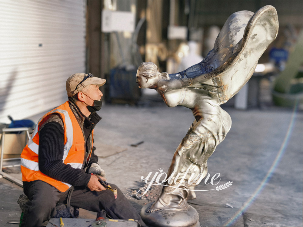 Rolls Royce sculpture careful production