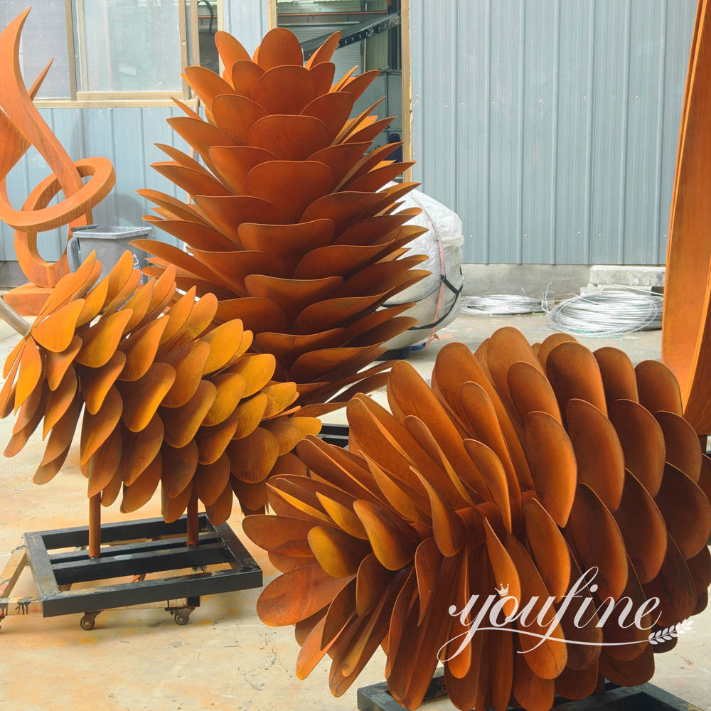 pine cone sculpture details