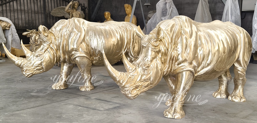 polishing Life Size bronze rhino statue