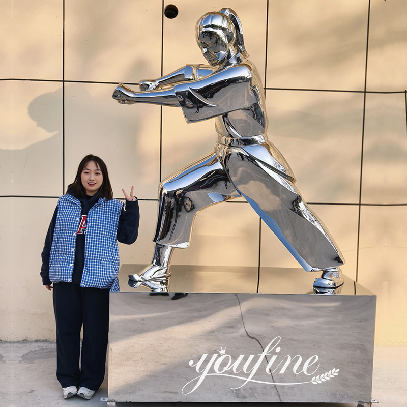 mirror polished martial art sculpture