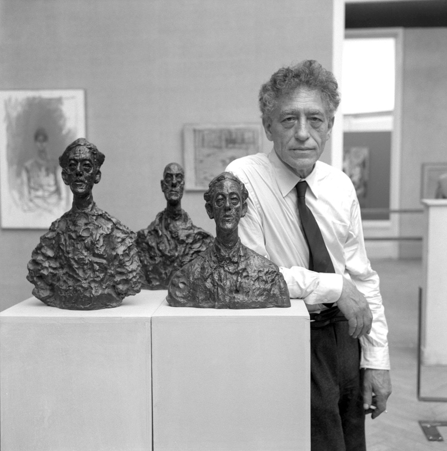 Alberto Giacometti statue
