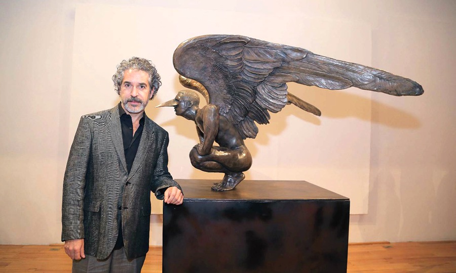 Jorge Marin sculpture