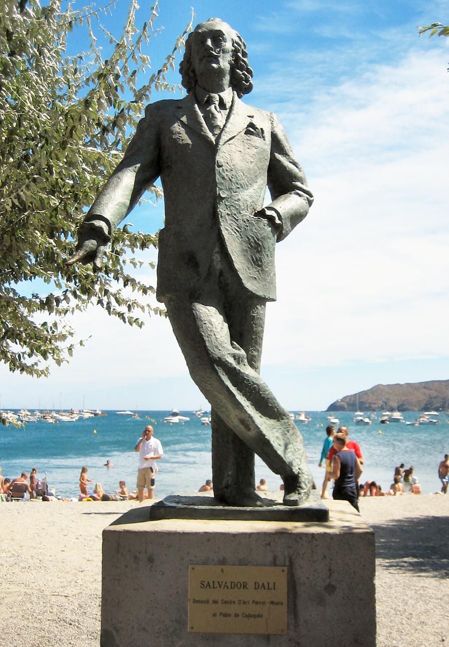 Salvador Dal Statue