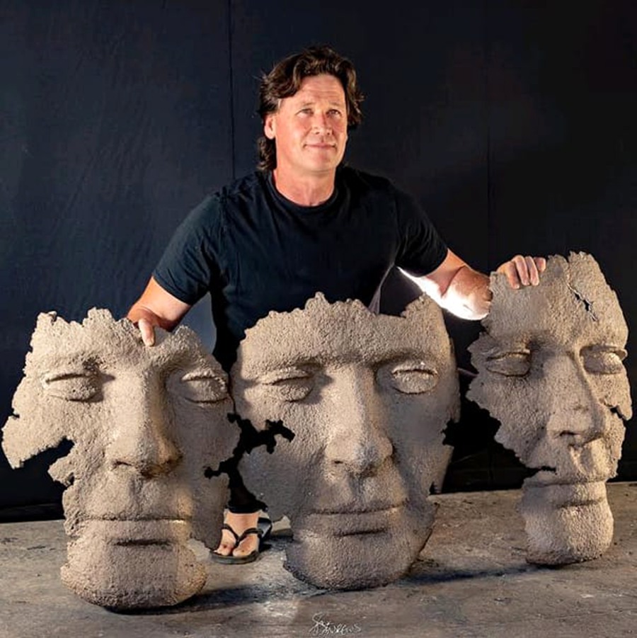 marco olivier Face statue
