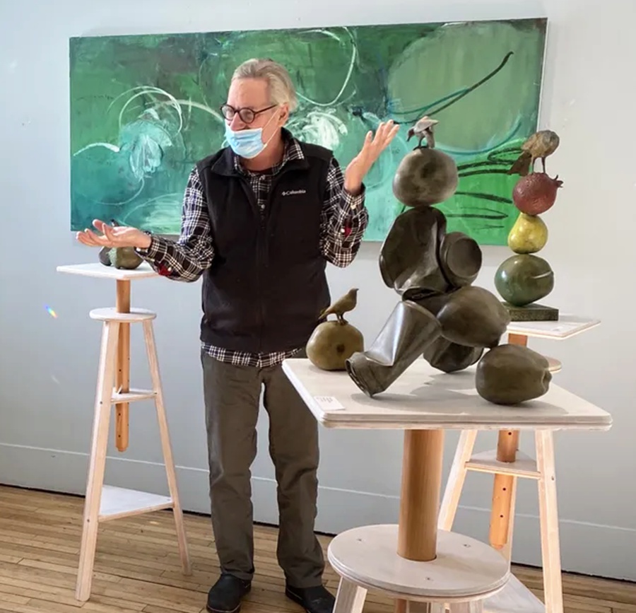 peter woytuk statue art