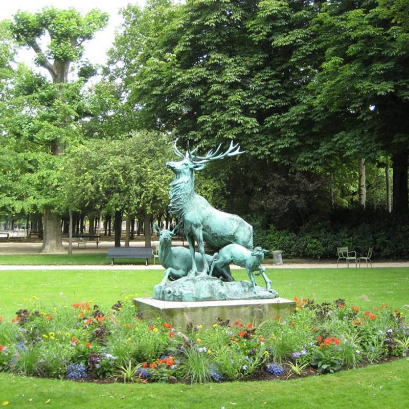 famous paris deer sculpture group