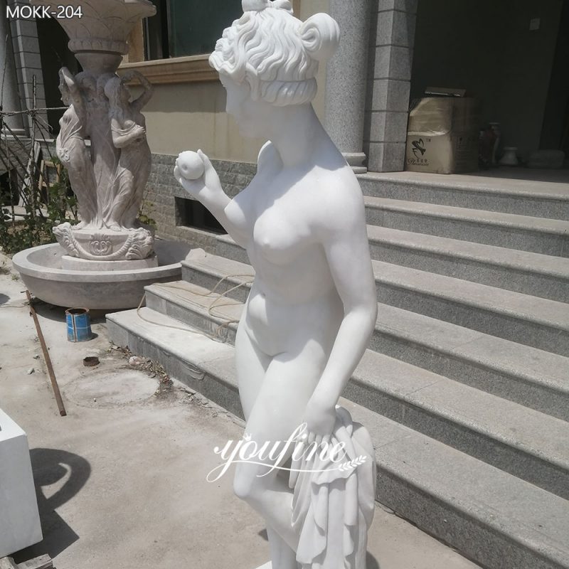 Statue Venus with Apple