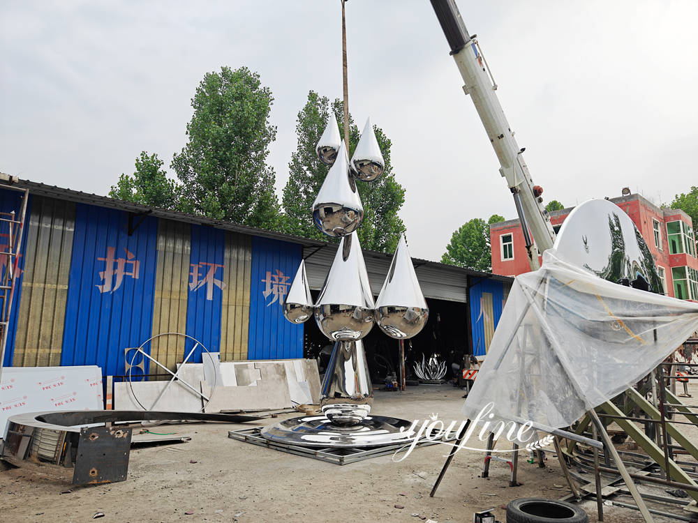 factory trial installation of stainless steel sculpture (2)