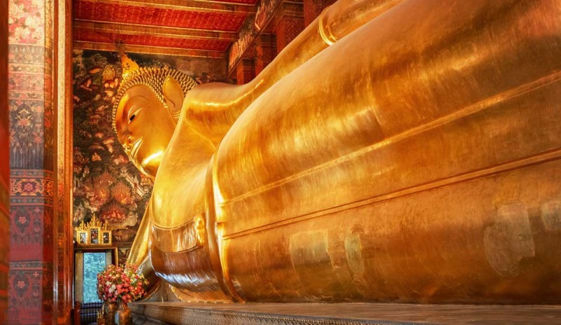 Wat Pho golden Reclining Buddha