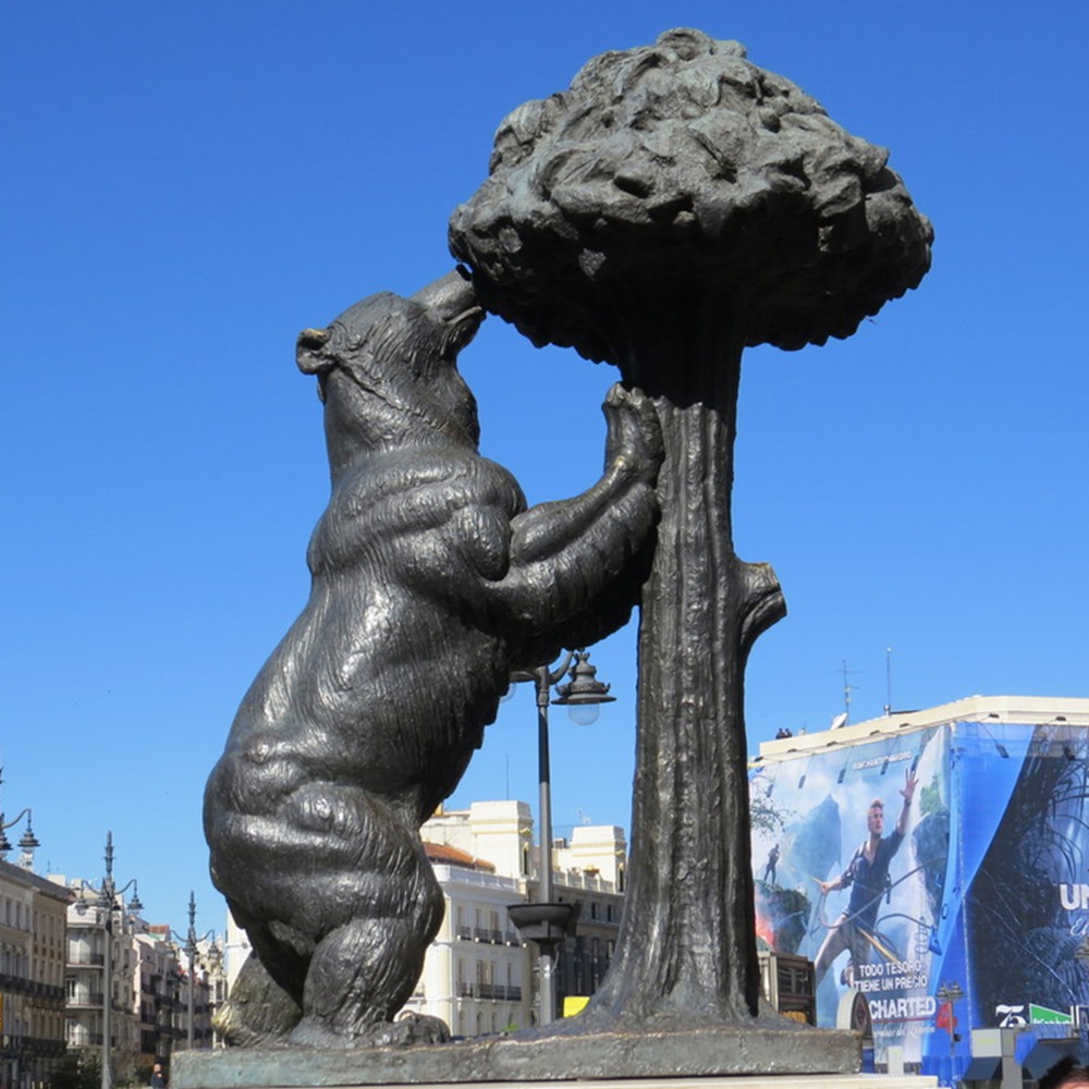 famous large Atletico Madrid Bear Statue