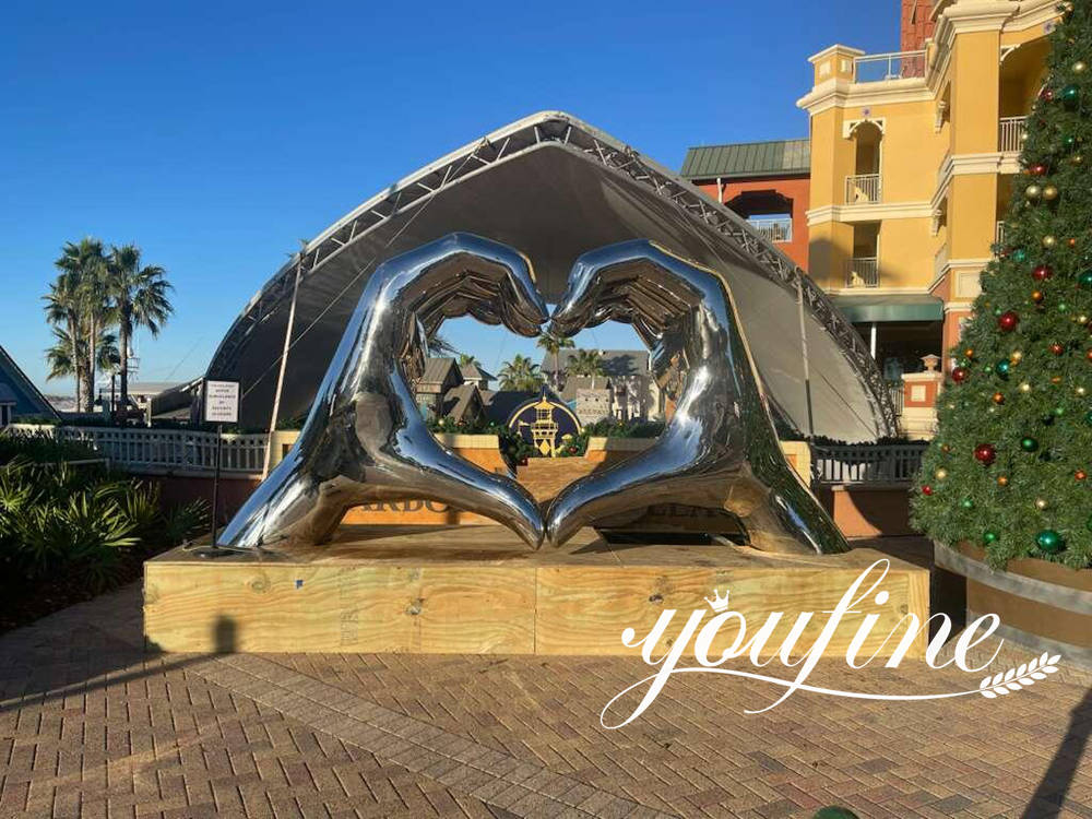 Feedback from US customers on the outdoor stainless steel hand sculpture