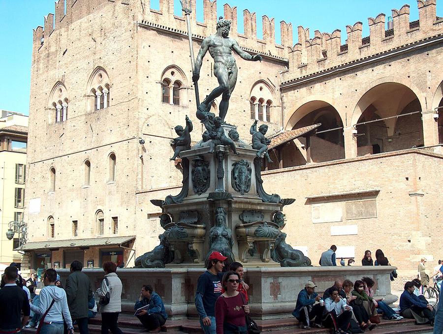 Fountain_of_Neptune,_Bologna